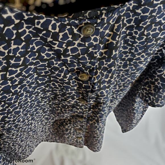 Who What Wear | Blue, Button Down, Giraffe Print Shirt | Size XL - Picture 4 of 7